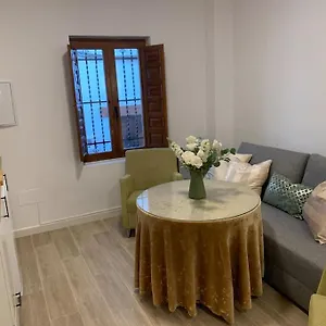 https://apartamentos-san-granada.es-andalucia.com